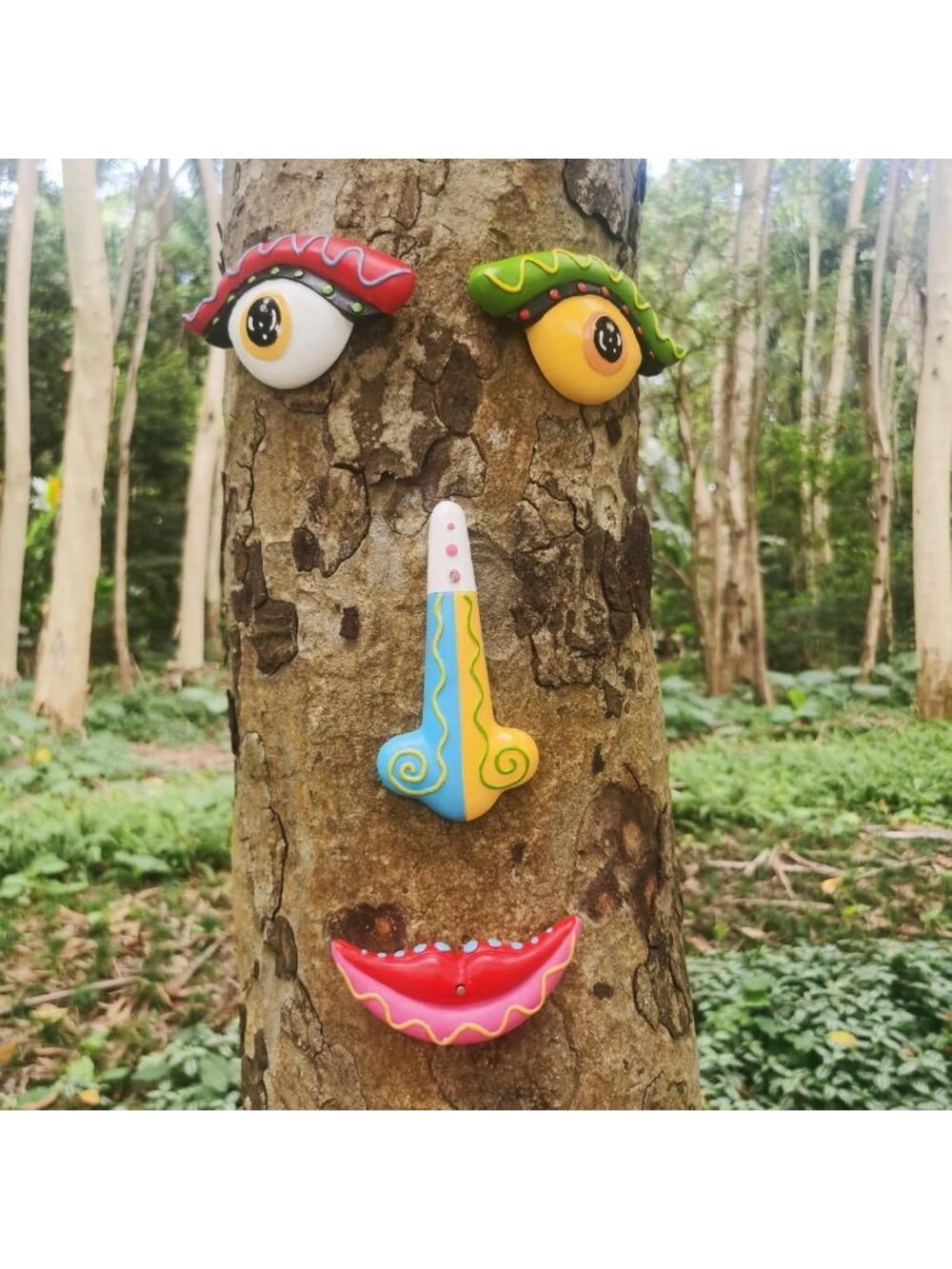 Whimsical Colorful Tree Face Decor for Garden & Yard - Funny Outdoor Art